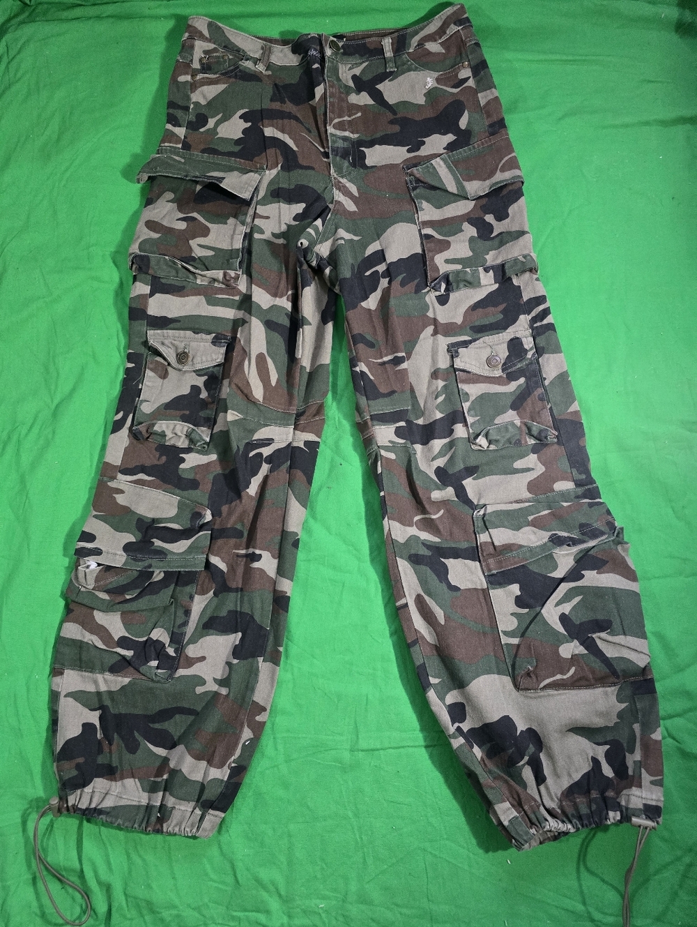 Like an Angle Women Camouflage Cargo Pants Size XL Waist 32
